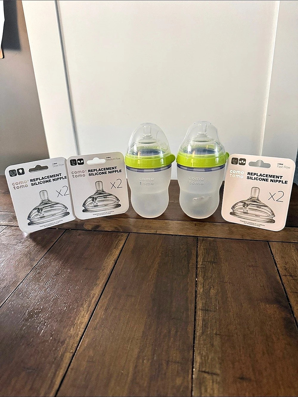 Como Tomo Silicone Nipples & Baby Bottles NWT